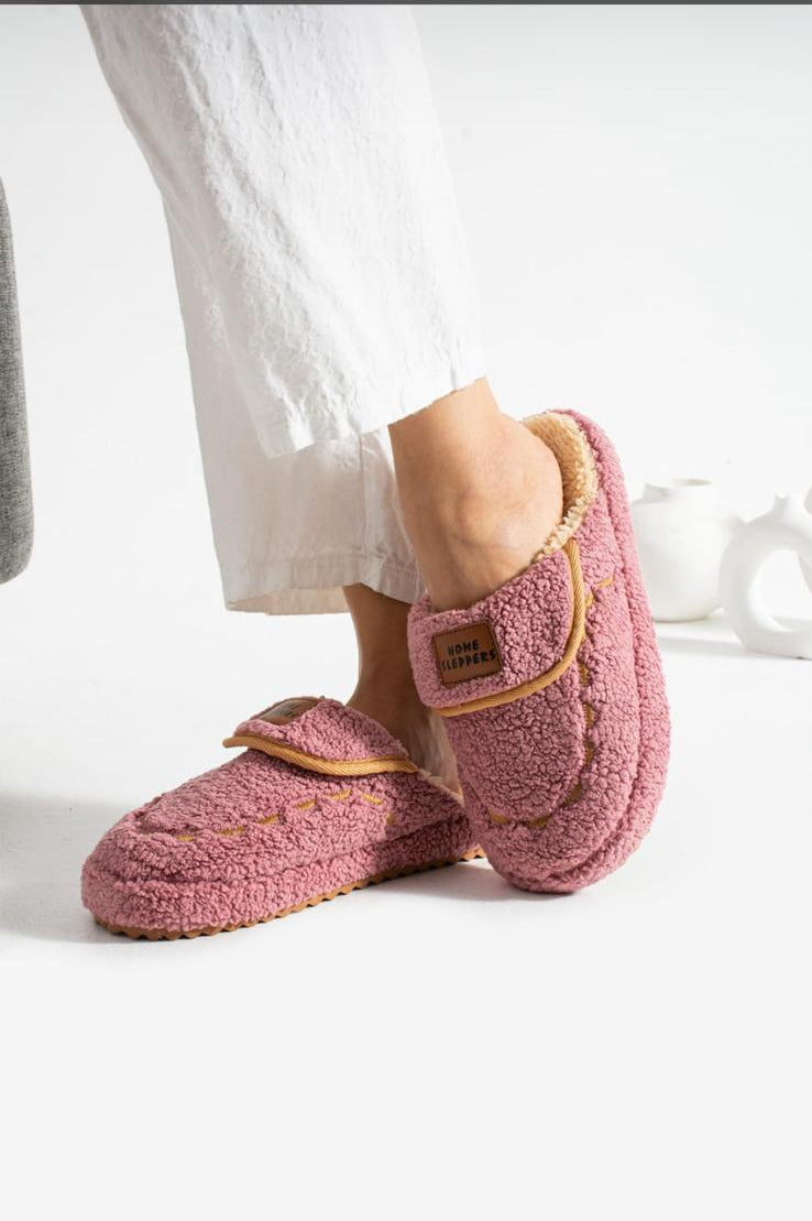 Women's fleece slippers.